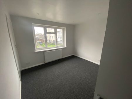 Price £1,675 pcm - Available Now - Unfurnished - Photo 3