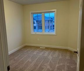 For Lease - 54 ROWLOCK Street, Welland, Ontario - Photo 2