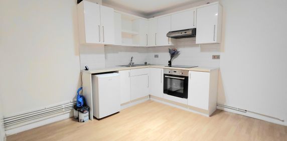 Salisbury Road, Barnet, EN5 4JL - Photo 2