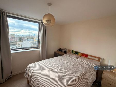 1 bedroom flat to rent - Photo 2