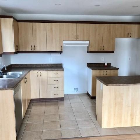 Beau et grand 4.5 de 1 200 p.c. pour 55 ans et plus - Photo 1