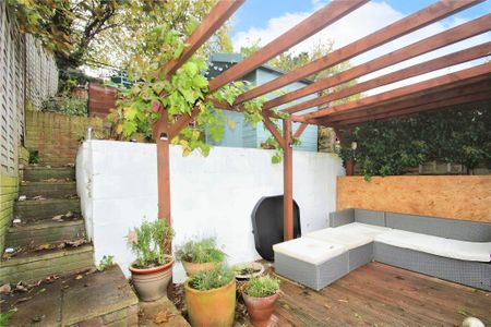 2 bedroom terraced house to rent - Photo 4