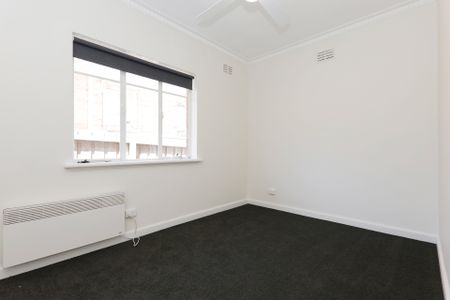 14 Stott Street, Box Hill South VIC 3128 - House For Rent | Domain - Photo 2