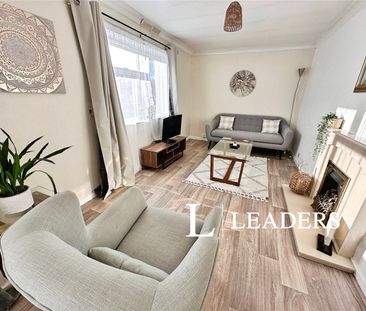 2 bedroom apartment to rent Rothesay Avenue, Newcastle, ST5 - Photo 2