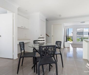 Spacious 3-Bedroom Townhouse with Hassle-Free Living at Kimberley E... - Photo 6