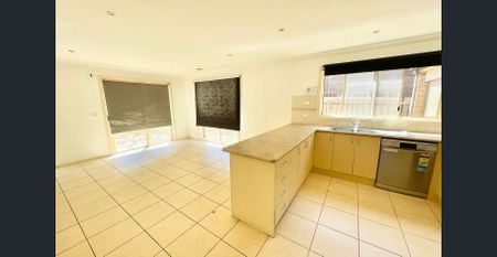 Spacious 3-Bedroom Family Home in a Prime Location - Photo 5