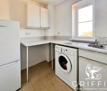 Lewes Close, Grays, RM17 - Photo 5