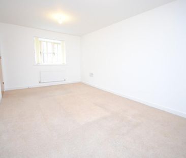 4 bedroom semi-detached house to rent - Photo 4
