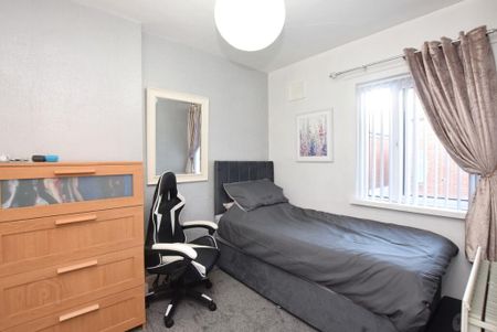 25 Bloomfield Crescent, Belfast, BT5 5AT - Photo 4