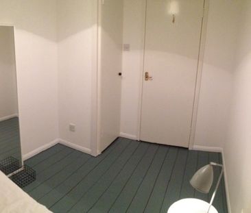 4 Bed Semi-Detached House, Edwins Mead, E9 - Photo 4