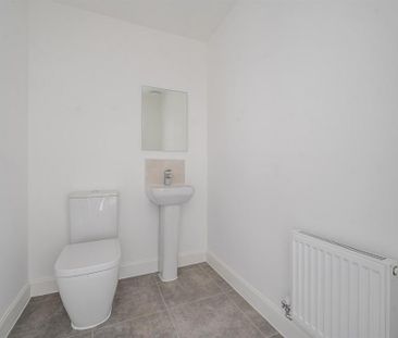 2 bedroom semi-detached house to rent - Photo 2