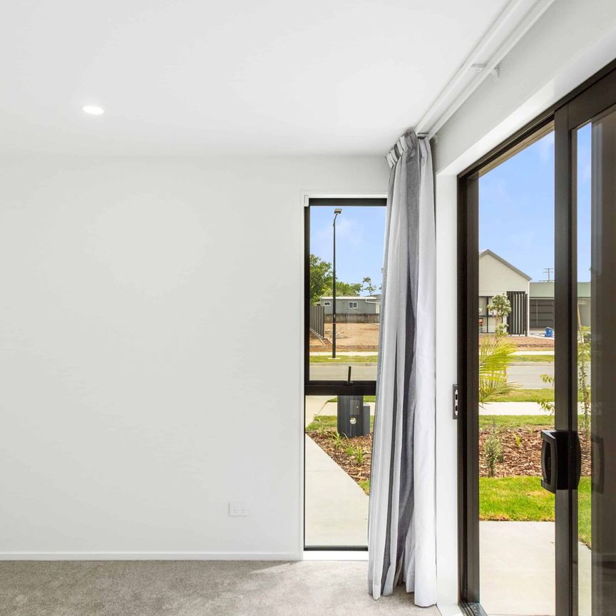 Two bedroom beauty! - Photo 1