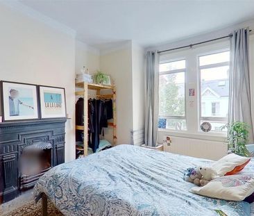 4 bedroom semi-detached house to rent - Photo 4