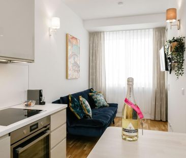 Einziehen & Wohlfühlen – vollmöblierte Neubauwohnung mit Top-Aussta... - Photo 4