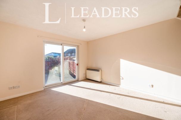 2 bedroom house to rent Denning Mews, Greetham Street, Southsea, PO5 - Photo 1