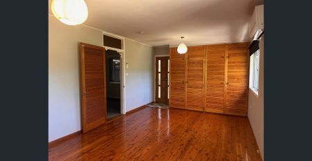 THREE BEDROOM HOME - LOCATION PLUS! - Photo 4