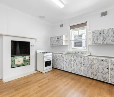 19 Aberglasslyn Road, Rutherford NSW 2320 - House For Rent | Domain - Photo 5