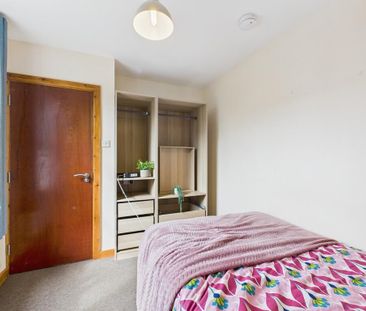 1 bedroom in a house share to rent - Photo 6