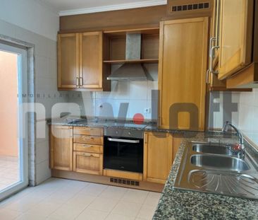 3 bedroom luxury Apartment for rent in Alapraia (Estoril), Cascais,... - Photo 2