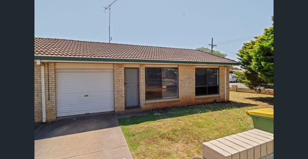 Beautifully Refreshed 2-Bedroom Duplex in Prime Harristown Location - Photo 1