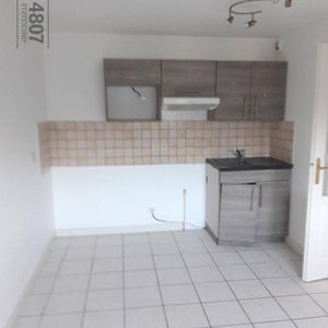 Location appartement rénové 2 pièces 28.88 m² à Cluses (74300) - Photo 2