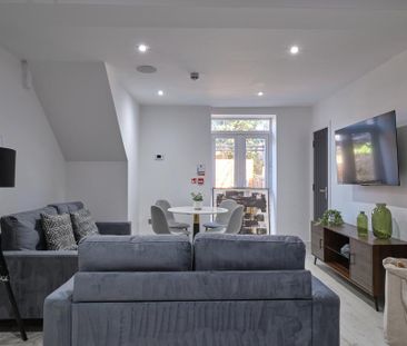 6 bedroom terraced house to rent - Photo 2