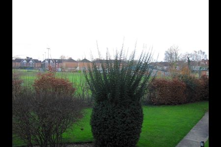 2 Bed Flat, Kingsbridge Avenue, W3 - Photo 5