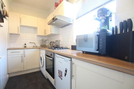 Fieldside, Hilltop Lane, Saffron Walden - Photo 3
