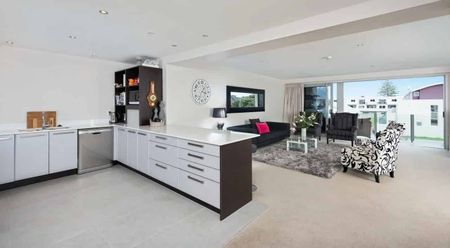 Location! Location! Location! - Photo 4