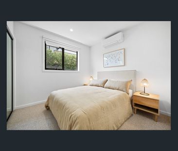 Easy Living in the Heart of Dromana - Photo 2