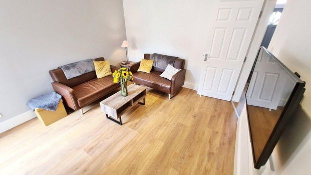 4 bedroom terraced house to rent - Photo 1