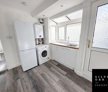 3 bedroom terraced house to rent - Photo 3