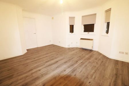 3 bedroom flat to rent - Photo 4