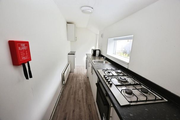 7 bedroom terraced house to rent - Photo 1