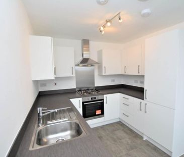 3 bedroom semi-detached house to rent - Photo 6