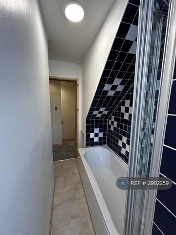 2 bedroom terraced house to rent - Photo 2