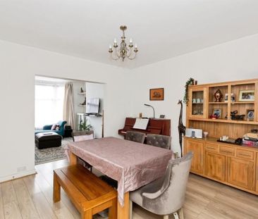 3 Bed Terraced House, Cecil Avenue, IG11 - Photo 4