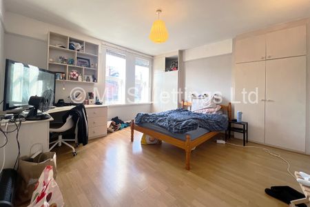 4 Bedroom Mid Terraced House for rent in Ash Road - Photo 4