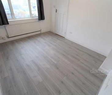 The Crescent, Harlington, UB3 - Photo 5