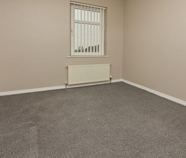 Town house to rent on - Photo 2