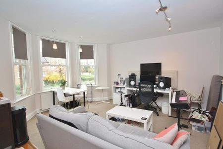 York Road, Guildford, Surrey, GU1 4DF - Photo 3