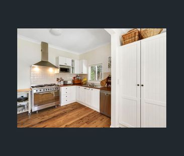 3 bedroom cottage in the centre of the village! - Photo 3