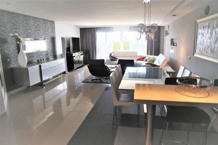 Alquiler de chalet adosado en Calle Alqueria - Photo 2