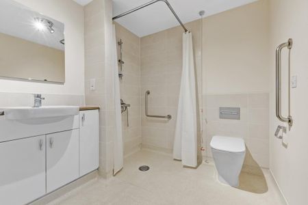 2 bedroom retirement property to rent - Photo 2