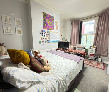 Gwenfron Road, Liverpool. - Photo 5