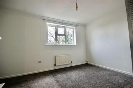 2 bedroom semi-detached house to rent - Photo 3