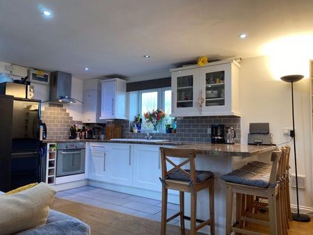 2 bedroom property to rent - Photo 4