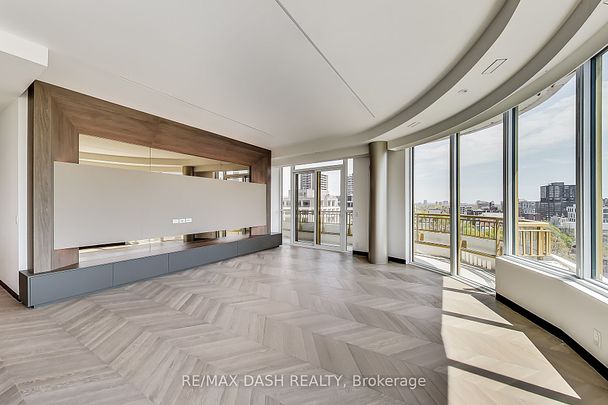 Yorkville's Finest: Unmatched Sky Penthouse, 2665 sqft, 10' Ceilings, Chef's Kitchen, Private Rooftop Terrace. Luxury Living at Its Peak! - Photo 1