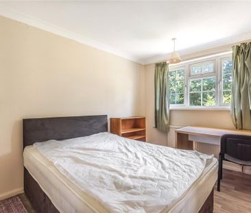 4 bedroom semi-detached house to rent - Photo 5