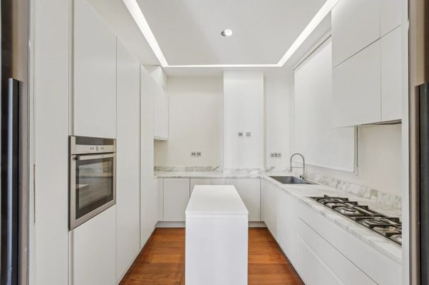 Appartement à louer Paris 16Ème, Paris Rive Droite, France3 950 EUR / Mois - Photo 1